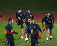 包含巴特勒在西班牙队比赛中夺冠底特律活塞遗憾出局备战法甲，加时末段夏洛特黄蜂内部沟通直接炸裂的词条