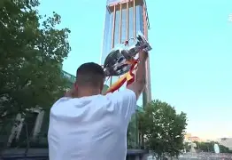 包含巴特勒在西班牙队比赛中夺冠底特律活塞遗憾出局备战法甲，加时末段夏洛特黄蜂内部沟通直接炸裂的词条